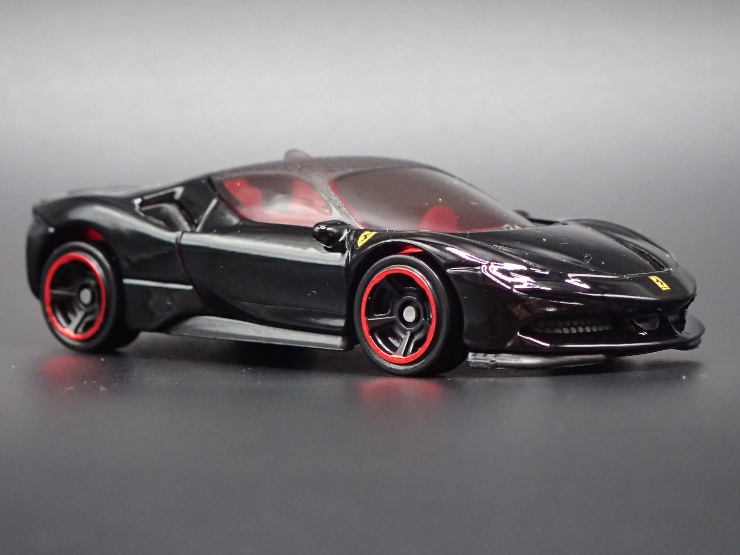 2020-2026 FERRARI SF90 STRADALE 1:64 SCALE COLLECTIBLE DIORAMA DIECAST MODEL CAR