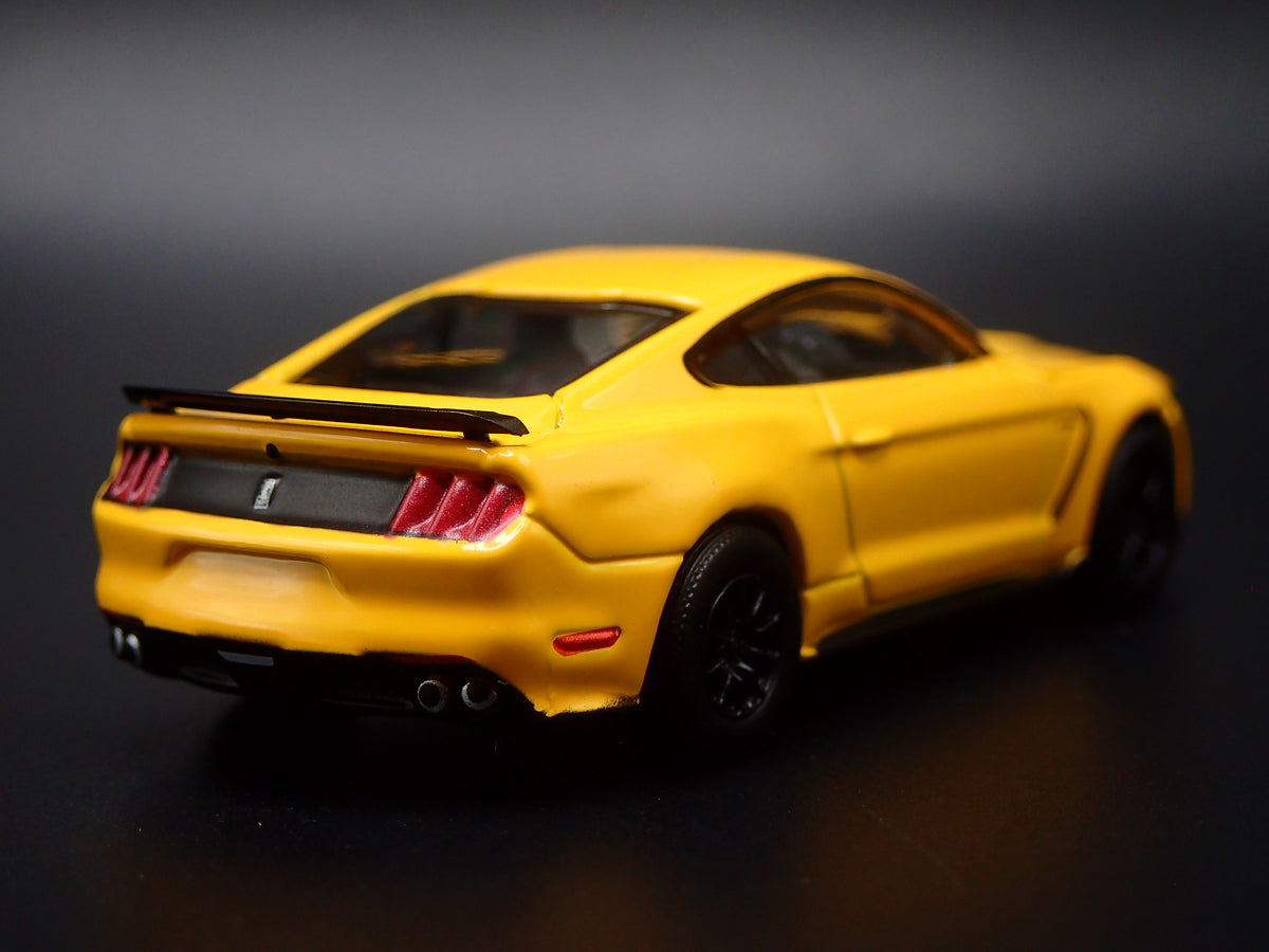 2017 17 FORD MUSTANG SHELBY GT350 YELLOW 1/64 SCALE COLLECTIBLE DIECAST MODEL CAR