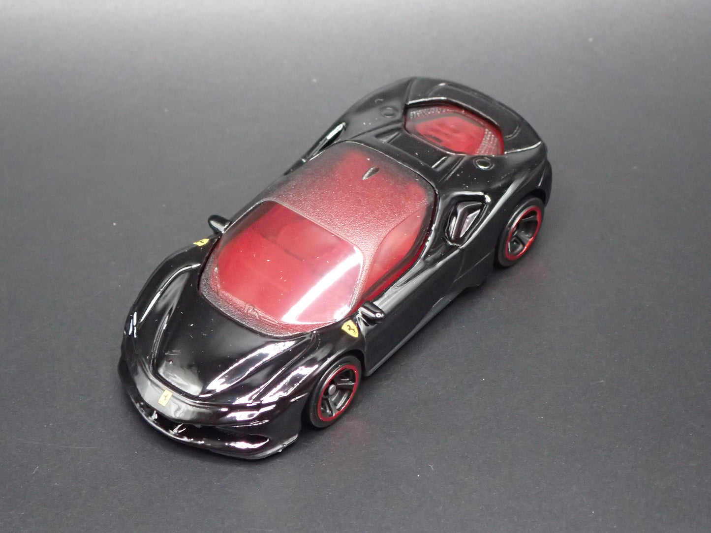 2020-2026 FERRARI SF90 STRADALE 1:64 SCALE COLLECTIBLE DIORAMA DIECAST MODEL CAR