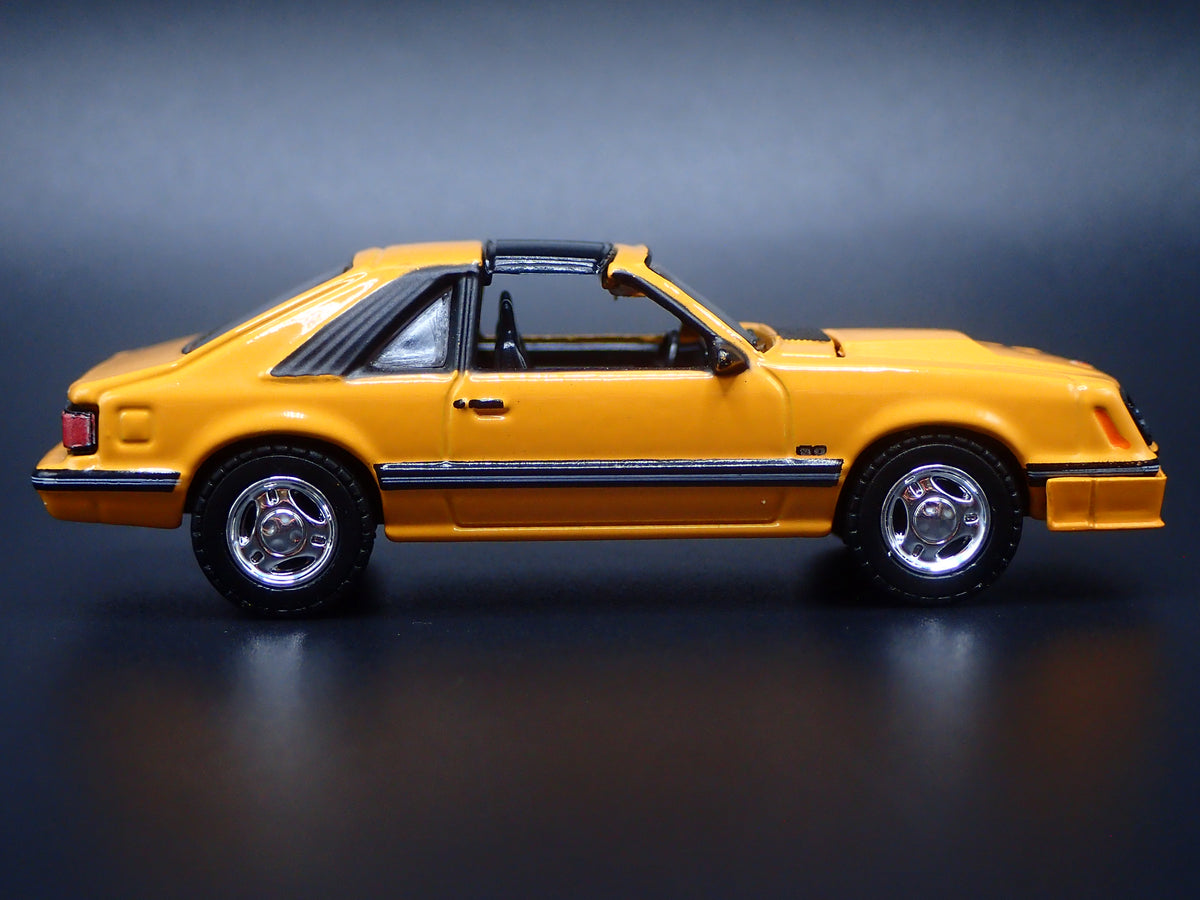 1982 82 FORD MUSTANG GT 5.0 FOX BODY 1:64 SCALE COLLECTIBLE DIECAST MODEL CAR