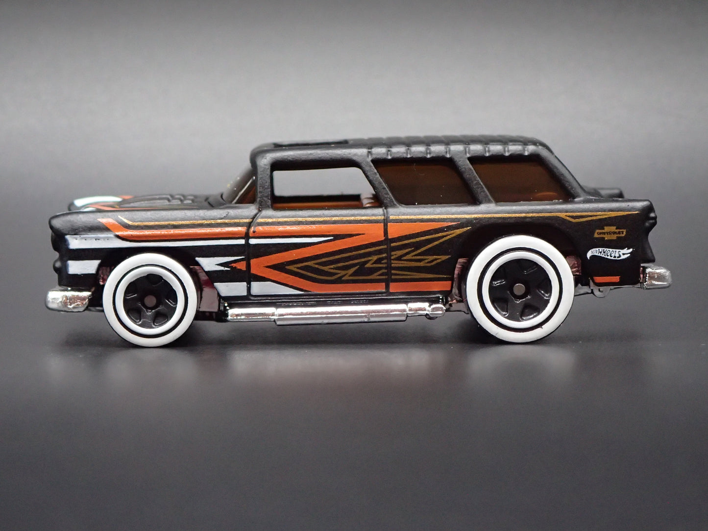 1955 55 CHEVY CHEVROLET NOMAD STATION WAGON BLACK 1:64 SCALE DIECAST MODEL CAR