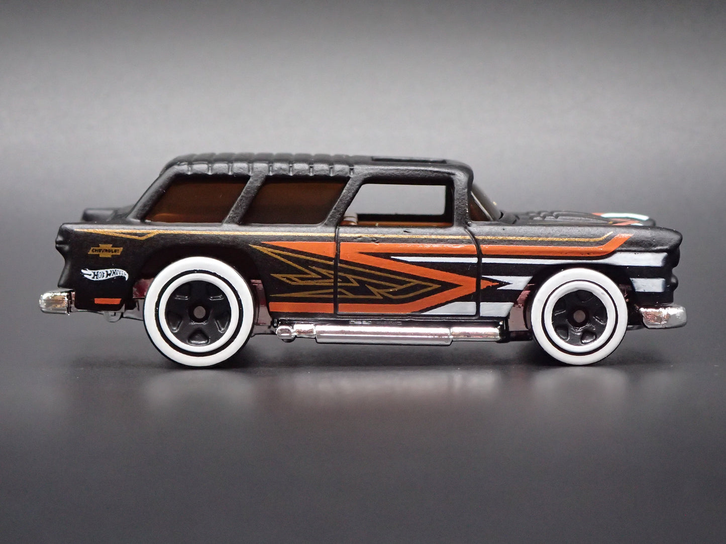 1955 55 CHEVY CHEVROLET NOMAD STATION WAGON BLACK 1:64 SCALE DIECAST MODEL CAR