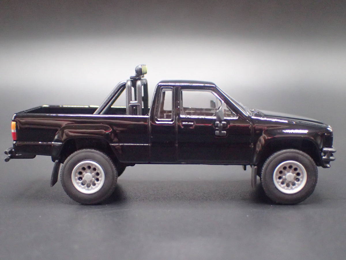 1984-1988 TOYOTA HILUX PICKUP TRUCK N60 N70 SERIES 1/64 SCALE DIECAST MODEL CAR
