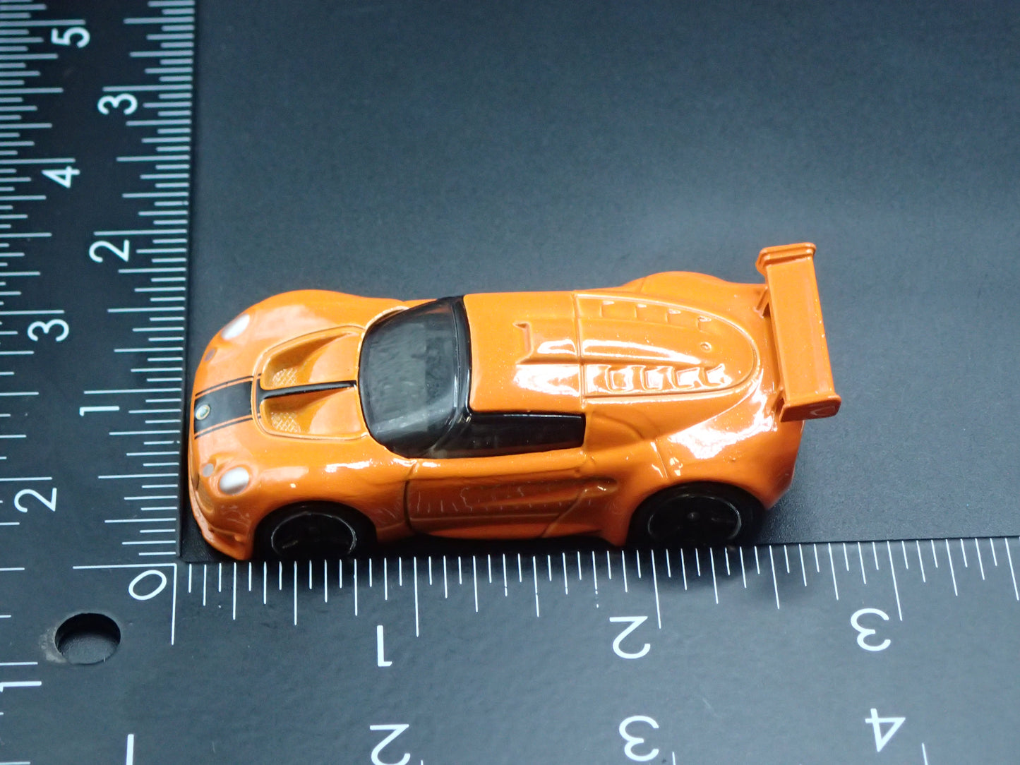 LOTUS SPORT ELISE ORANGE 1/64 SCALE COLLECTIBLE DIORAMA DIECAST MODEL CAR
