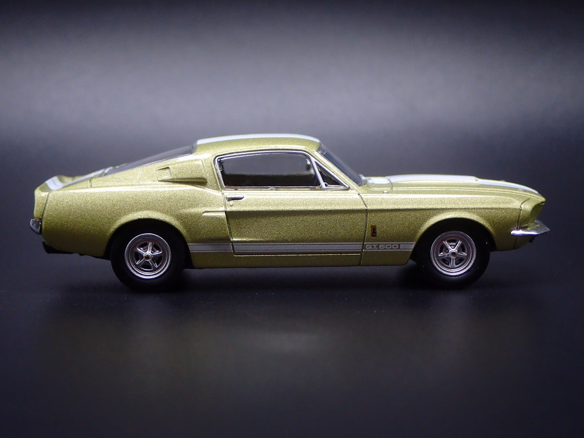 1967 67 FORD MUSTANG SHELBY GT500 FASTBACK 1:64 SCALE DIORAMA DIECAST MODEL CAR