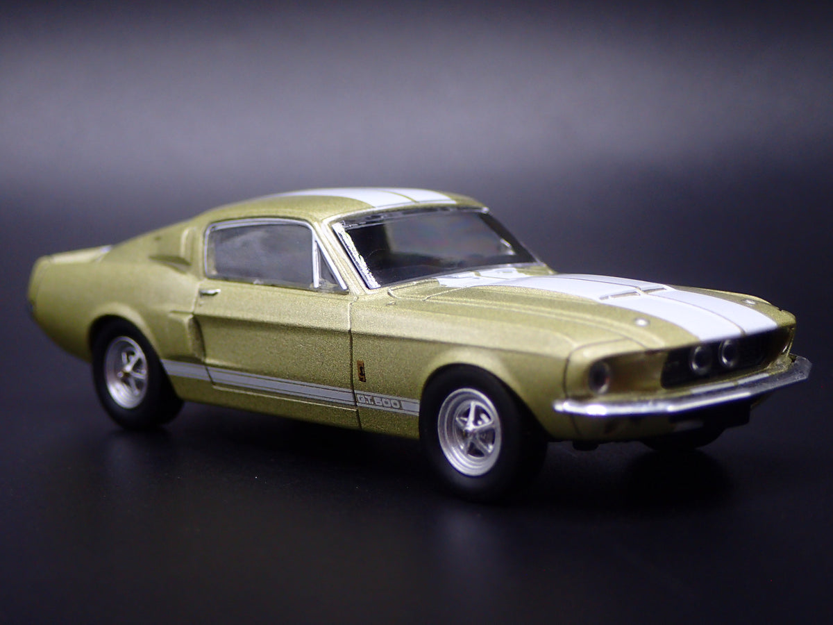 1967 67 FORD MUSTANG SHELBY GT500 FASTBACK 1:64 SCALE DIORAMA DIECAST MODEL CAR