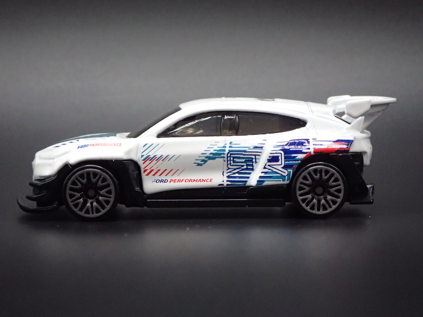 2021-2026 FORD MUSTANG MACH E RACING ELECTRIC SUV 1/64 SCALE DIECAST MODEL CAR