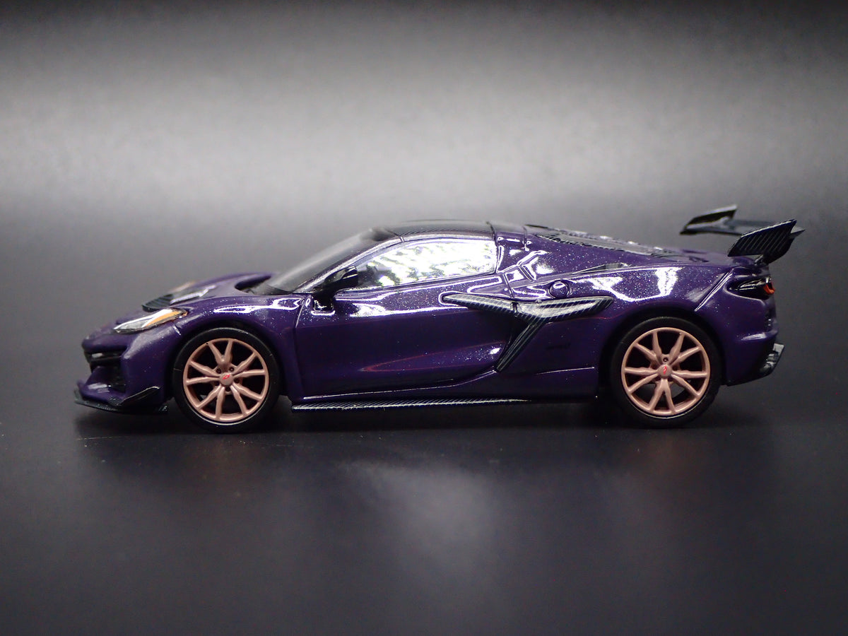 2025-2027 CHEVY CHEVROLET CORVETTE STINGRAY ZR1 1:64 SCALE DIECAST MODEL CAR