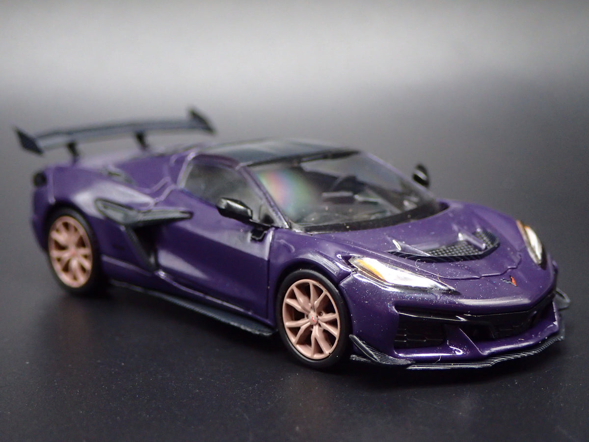 2025-2027 CHEVY CHEVROLET CORVETTE STINGRAY ZR1 1:64 SCALE DIECAST MODEL CAR