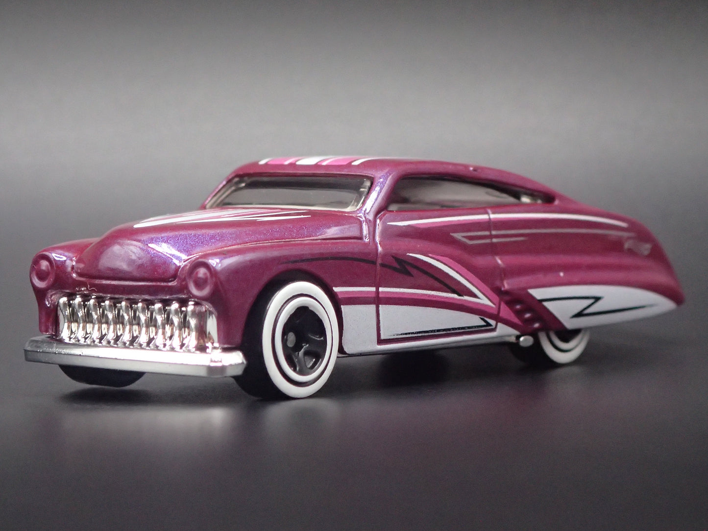 1951 51 MERC MERCURY PURPLE PASSION 1:64 SCALE COLLECTIBLE DIECAST MODEL CAR