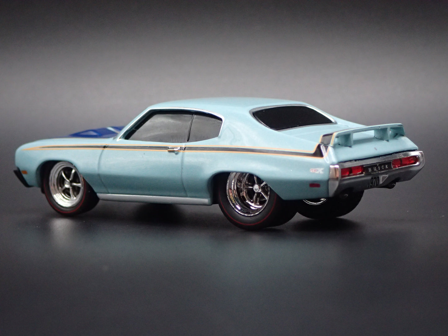 1970 70 BUICK GSX MUSCLE CAR 1:64 SCALE COLLECTIBLE DIORAMA DIECAST MODEL CAR