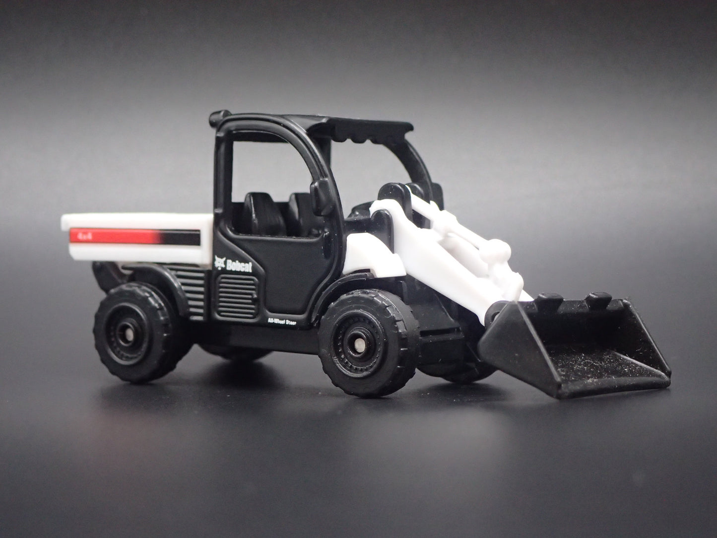 CONSTRUCTION SKID STEER BOBCAT LOADER WHITE 1:64 SCALE DIORAMA DIECAST MODEL CAR