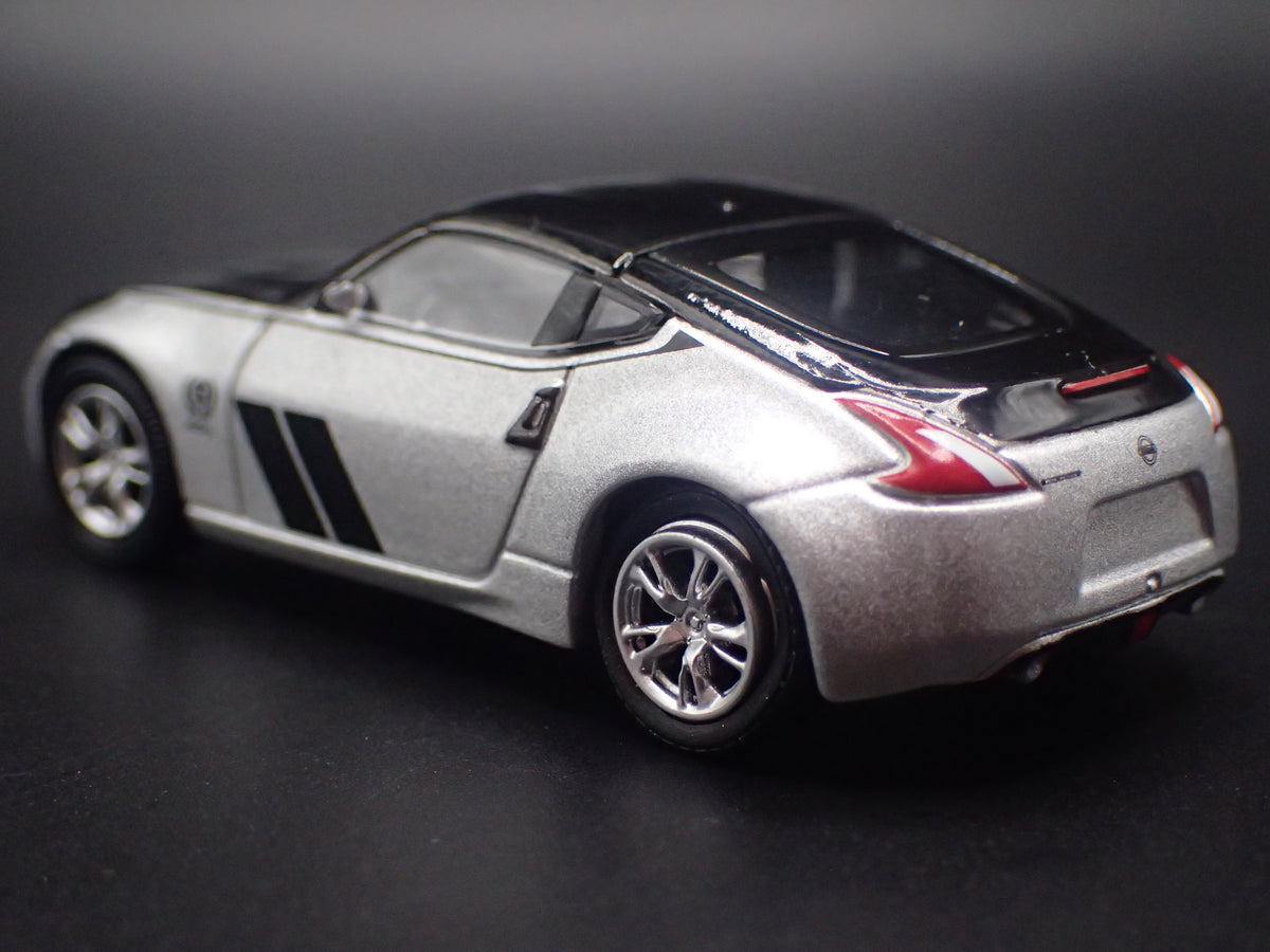 2009-2020 NISSAN 370Z SILVER 1:64 SCALE COLLECTIBLE DIORAMA DIECAST MODEL CAR