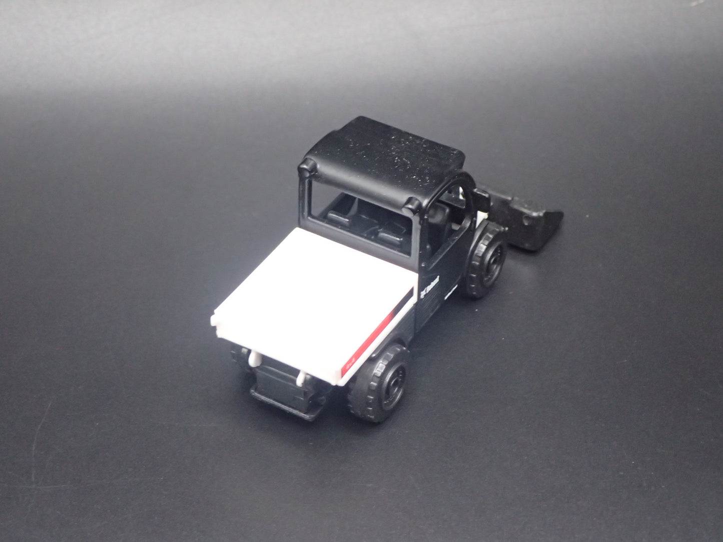 CONSTRUCTION SKID STEER BOBCAT LOADER WHITE 1:64 SCALE DIORAMA DIECAST MODEL CAR