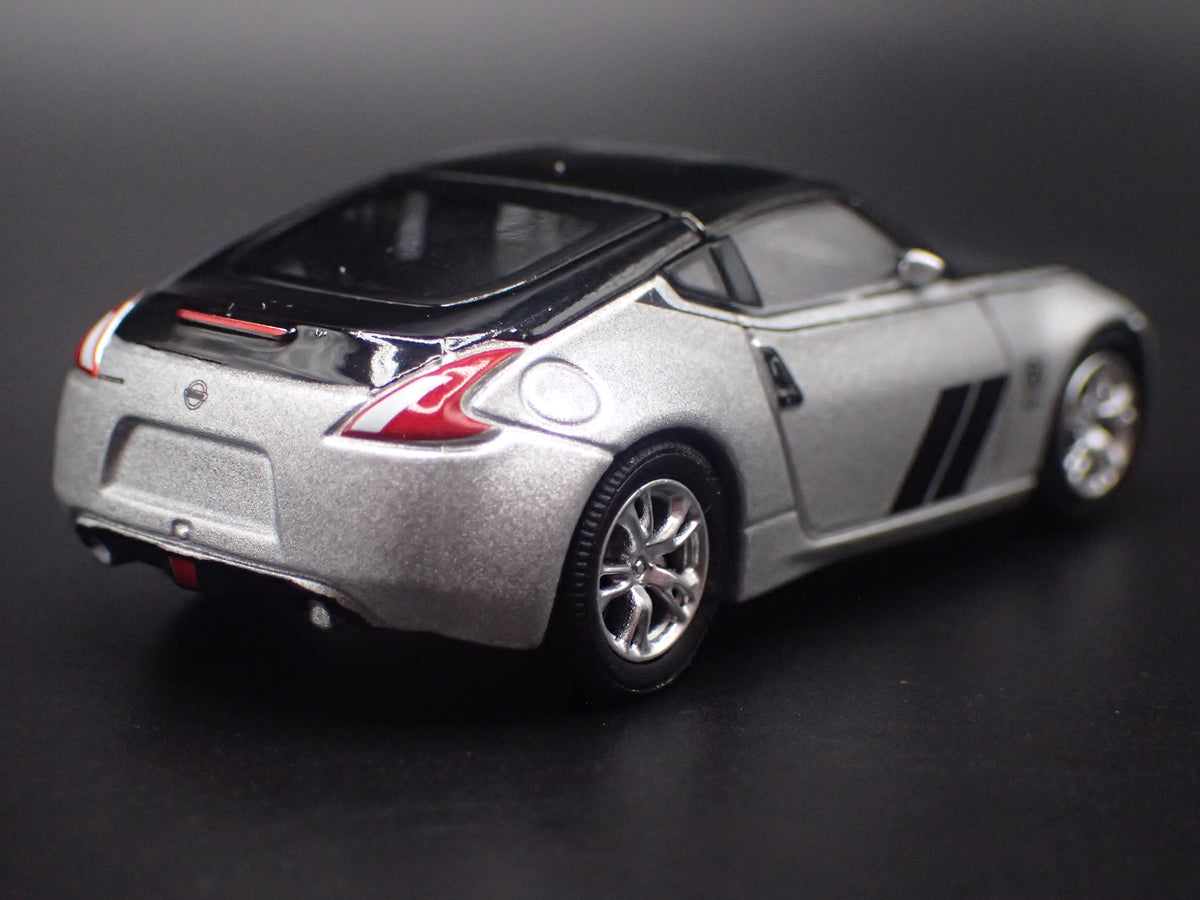 2009-2020 NISSAN 370Z SILVER 1:64 SCALE COLLECTIBLE DIORAMA DIECAST MODEL CAR