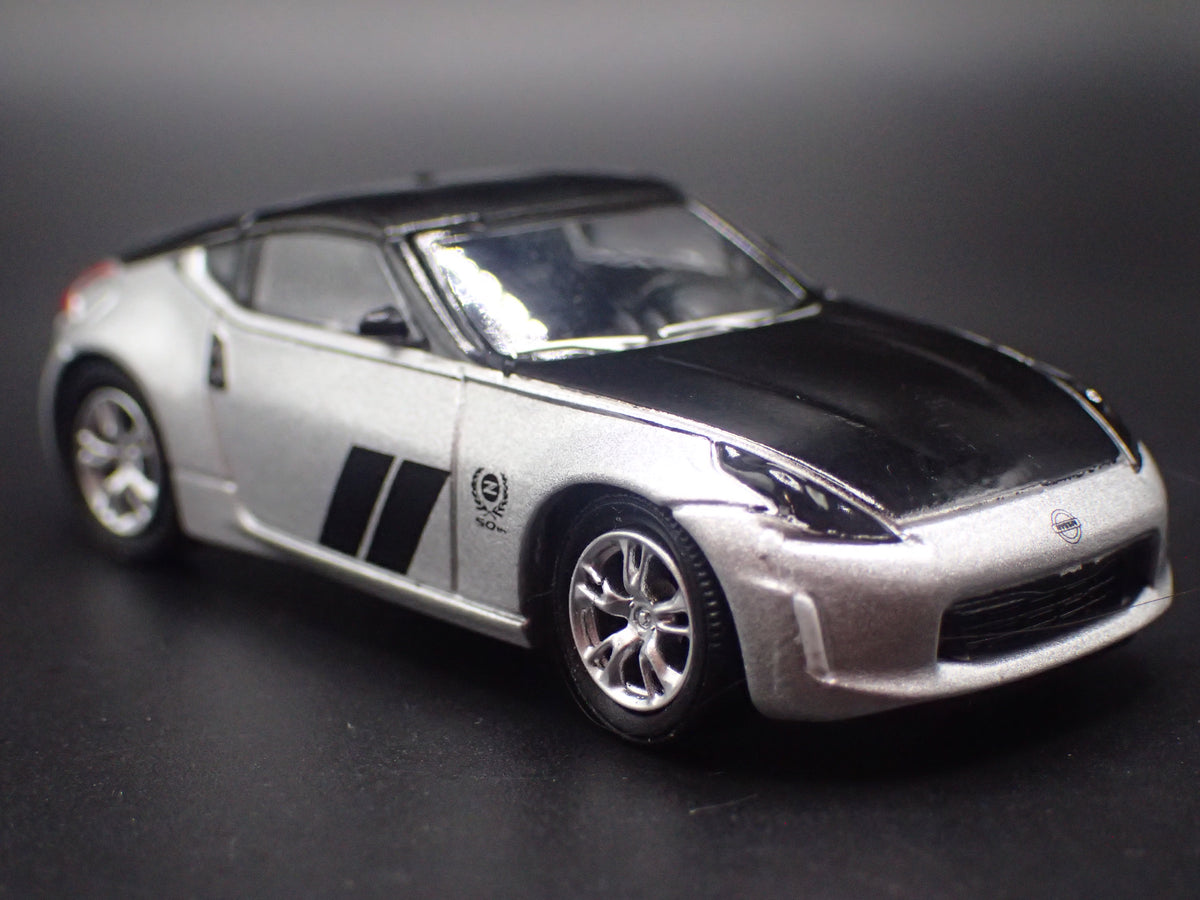 2009-2020 NISSAN 370Z SILVER 1:64 SCALE COLLECTIBLE DIORAMA DIECAST MODEL CAR