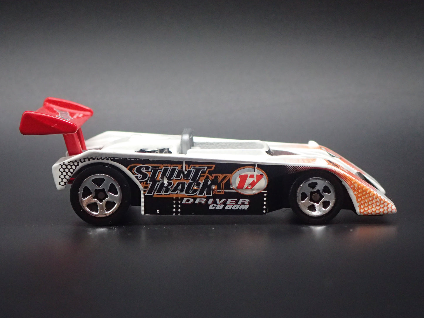 SHADOW Mk II A GROUP 7 RACE CAR WHITE 1:64 SCALE DIORAMA DIECAST MODEL CAR