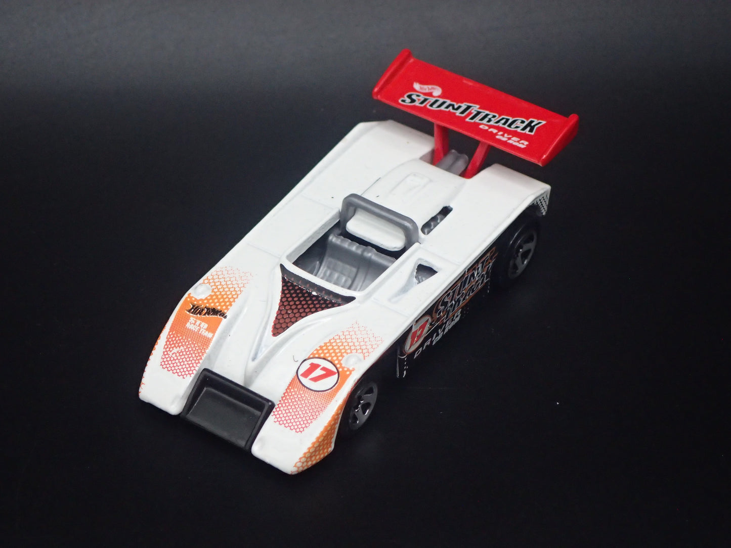 SHADOW Mk II A GROUP 7 RACE CAR WHITE 1:64 SCALE DIORAMA DIECAST MODEL CAR