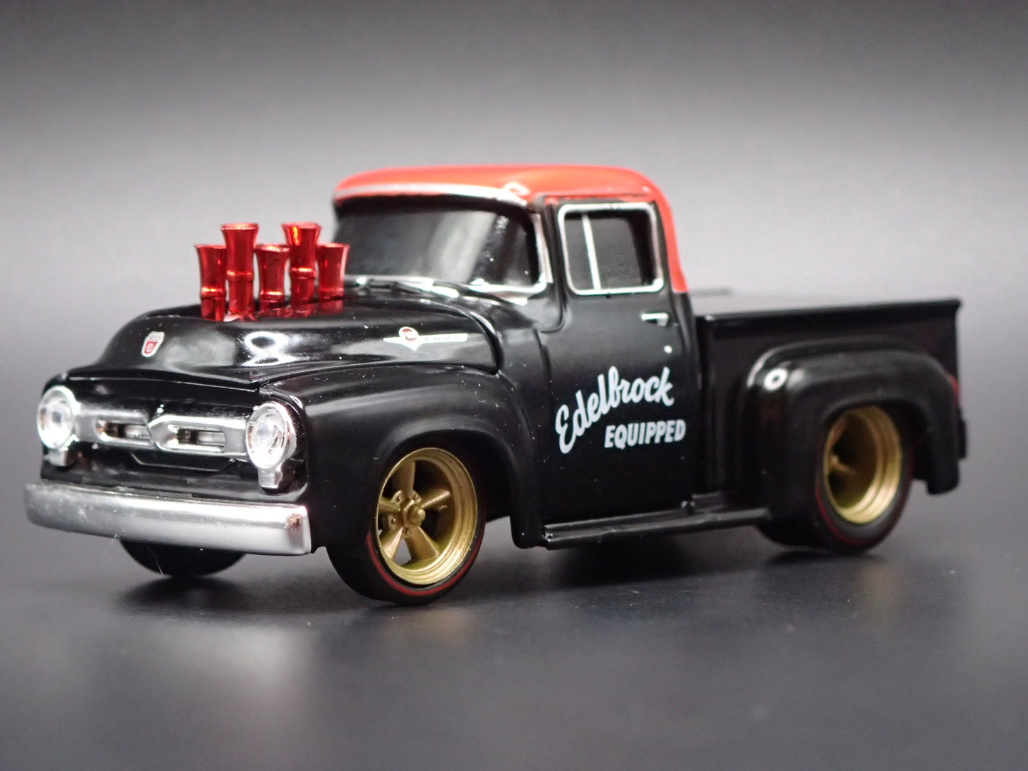 1956 56 FORD F100 PICKUP TRUCK EDELBROCK 1:64 SCALE DIORAMA DIECAST MODEL CAR