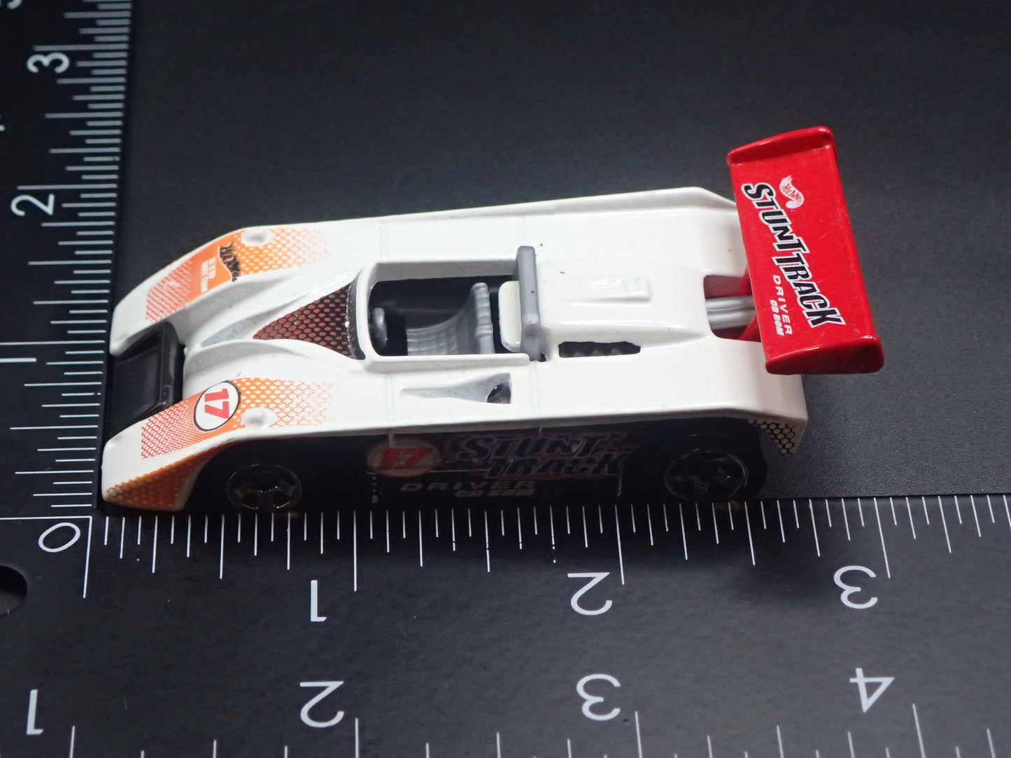 SHADOW Mk II A GROUP 7 RACE CAR WHITE 1:64 SCALE DIORAMA DIECAST MODEL CAR
