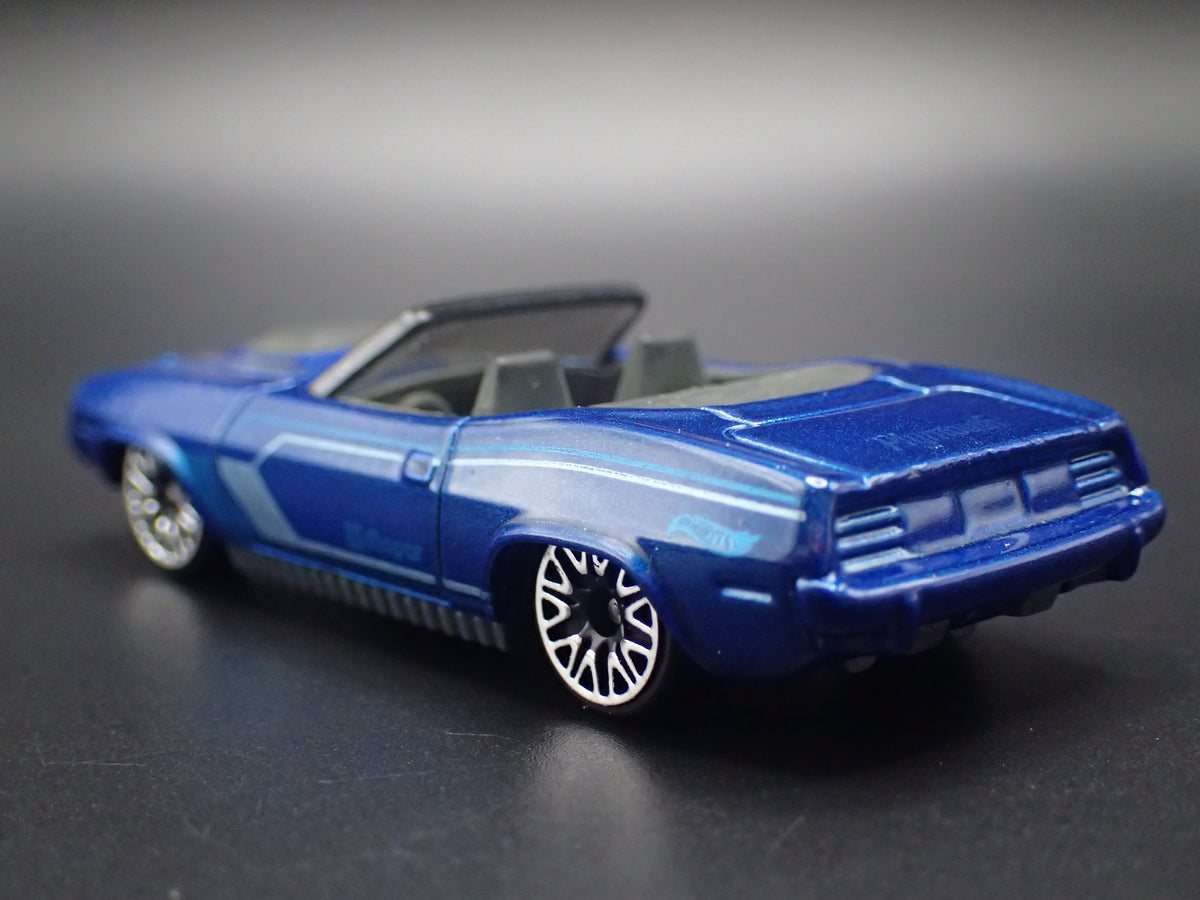 1970 70 PLYMOUTH CUDA CONVERTIBLE BLUE 1:64 SCALE DIORAMA DIECAST MODEL CAR