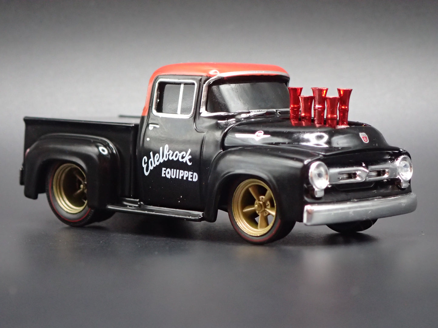 1956 56 FORD F100 PICKUP TRUCK EDELBROCK 1:64 SCALE DIORAMA DIECAST MODEL CAR