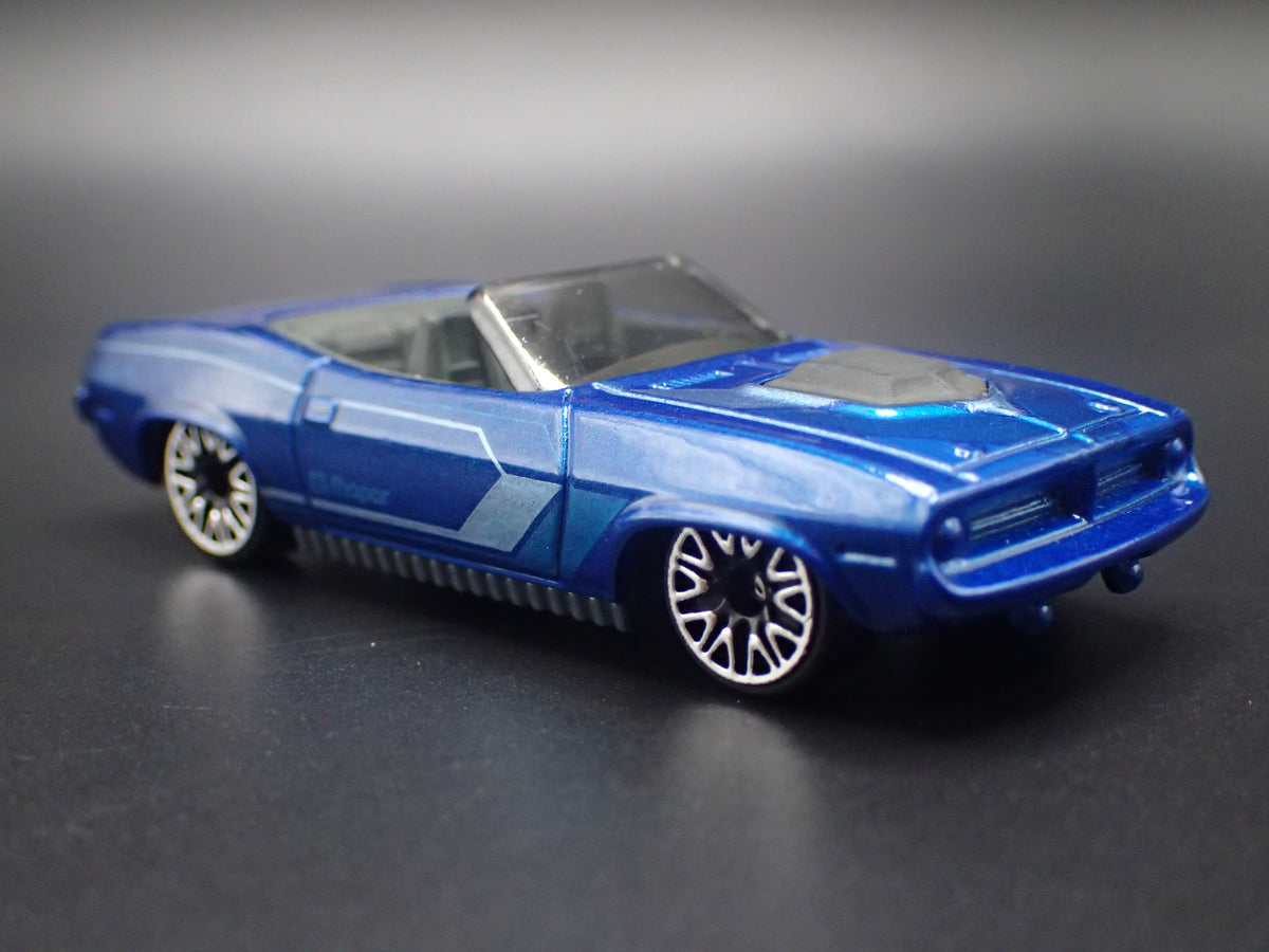 1970 70 PLYMOUTH CUDA CONVERTIBLE BLUE 1:64 SCALE DIORAMA DIECAST MODEL CAR