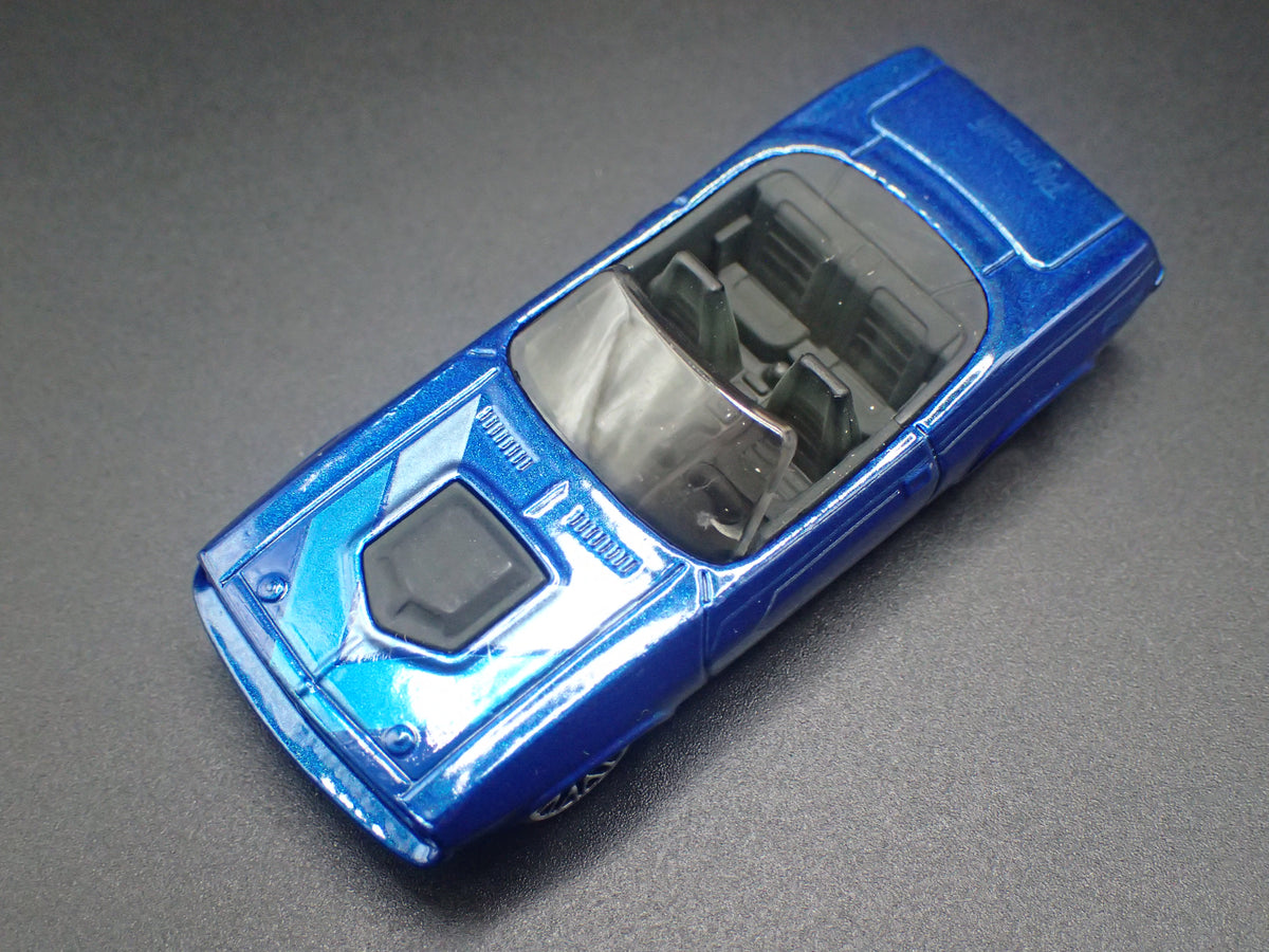 1970 70 PLYMOUTH CUDA CONVERTIBLE BLUE 1:64 SCALE DIORAMA DIECAST MODEL CAR