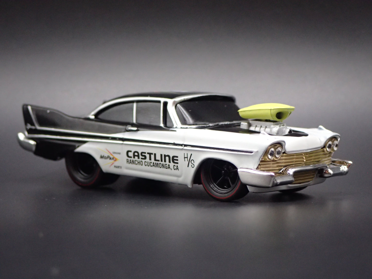 1958 58 PLYMOUTH FURY 1/64 SCALE COLLECTIBLE DIORAMA DIECAST MODEL CAR