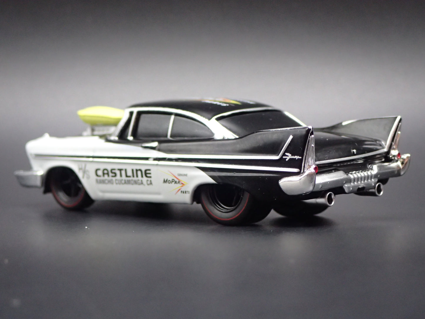 1958 58 PLYMOUTH FURY 1/64 SCALE COLLECTIBLE DIORAMA DIECAST MODEL CAR