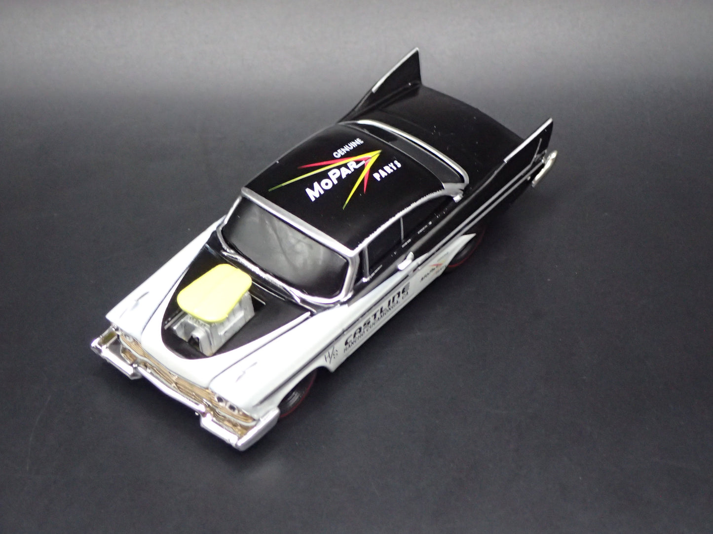 1958 58 PLYMOUTH FURY 1/64 SCALE COLLECTIBLE DIORAMA DIECAST MODEL CAR