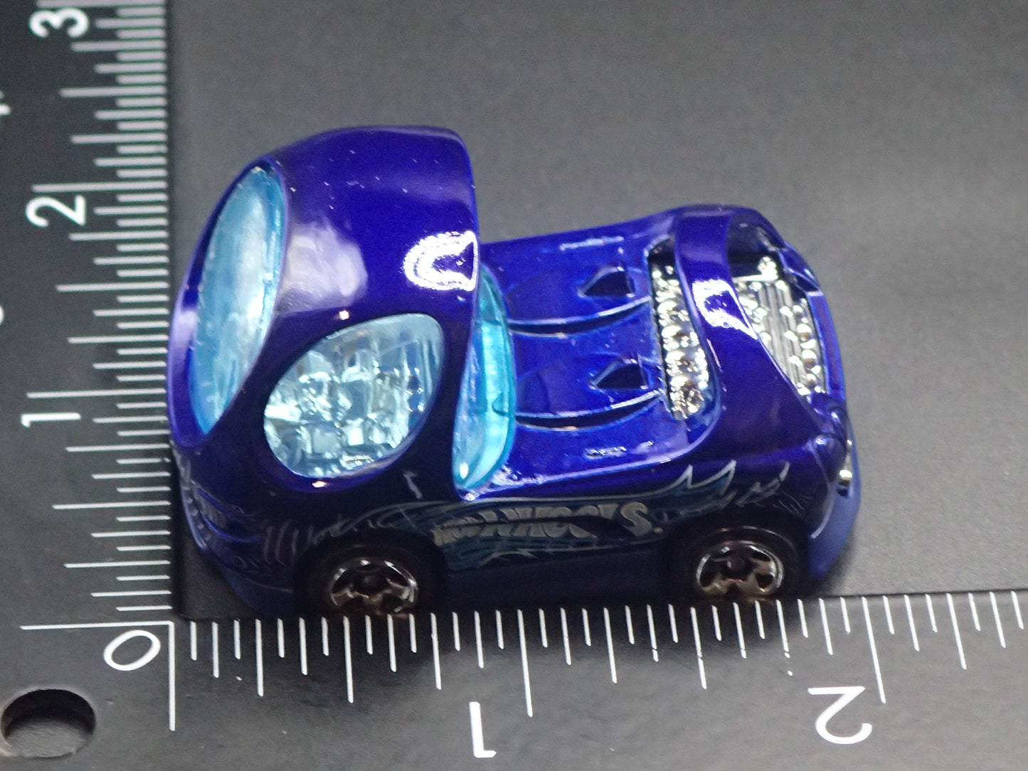 DEORA II 2 CUSTOM PICKUP TRUCK TOONED 1/64 SCALE DIORAMA DIECAST MODEL CAR