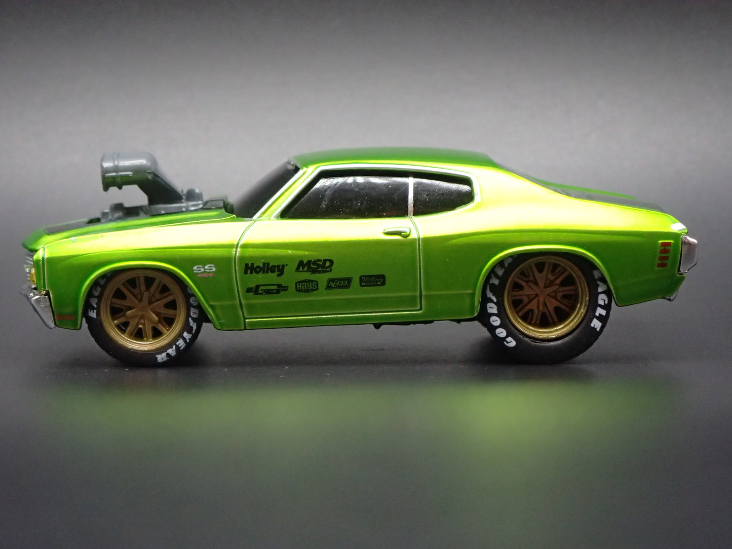 1970 70 CHEVY CHEVROLET CHEVELLE SS GREEN 1:64 SCALE DIORAMA DIECAST MODEL CAR