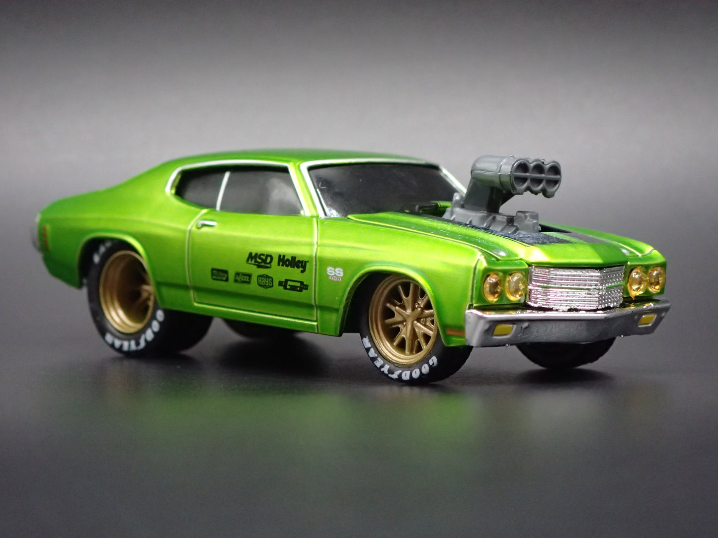 1970 70 CHEVY CHEVROLET CHEVELLE SS GREEN 1:64 SCALE DIORAMA DIECAST MODEL CAR