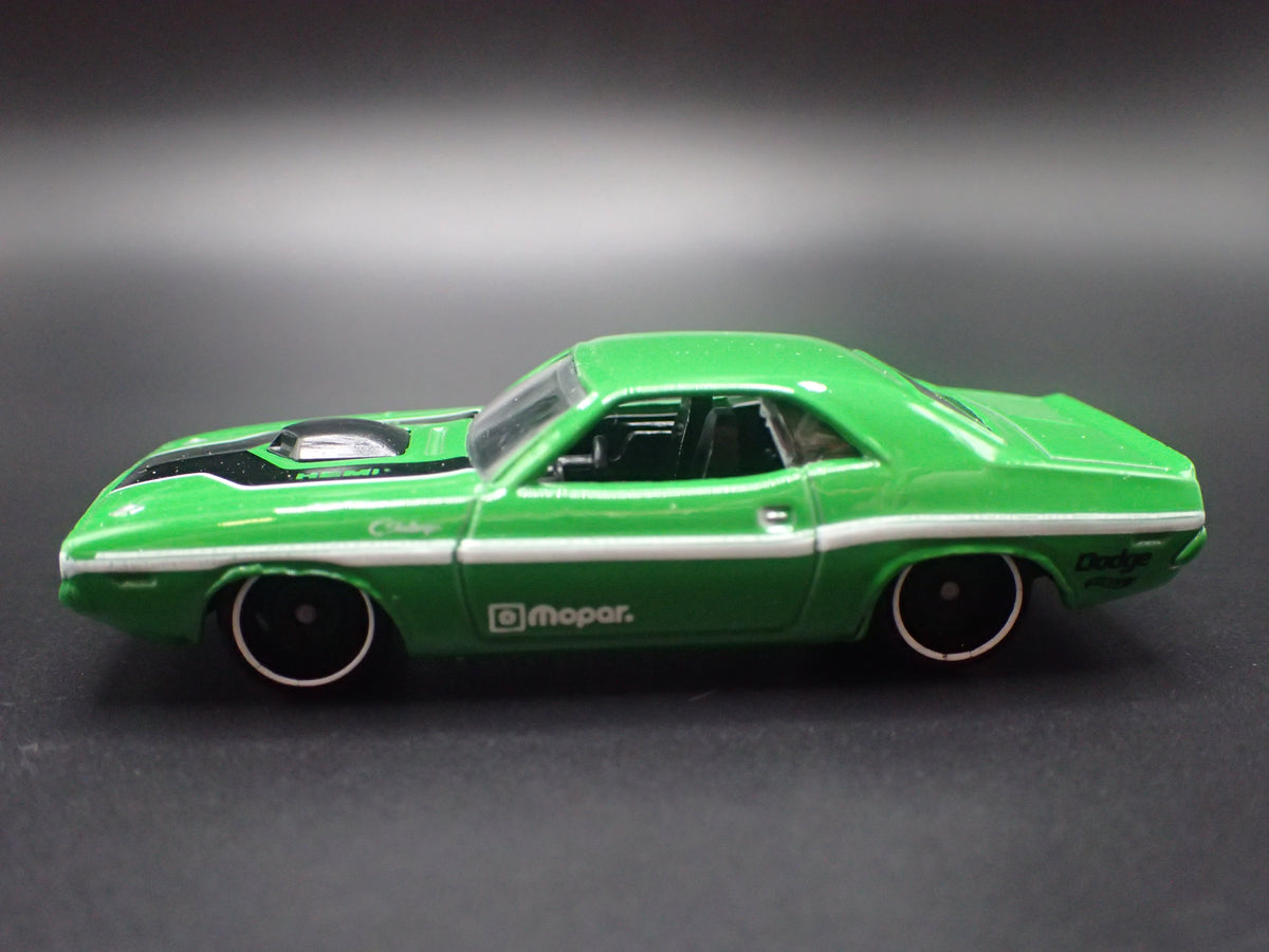 1970 70 DODGE CHALLENGER HEMI GREEN 1:64 SCALE COLLECTIBLE DIECAST MODEL CAR