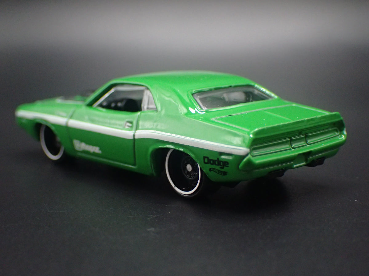 1970 70 DODGE CHALLENGER HEMI GREEN 1:64 SCALE COLLECTIBLE DIECAST MODEL CAR