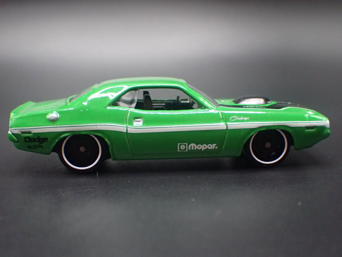 1970 70 DODGE CHALLENGER HEMI GREEN 1:64 SCALE COLLECTIBLE DIECAST MODEL CAR