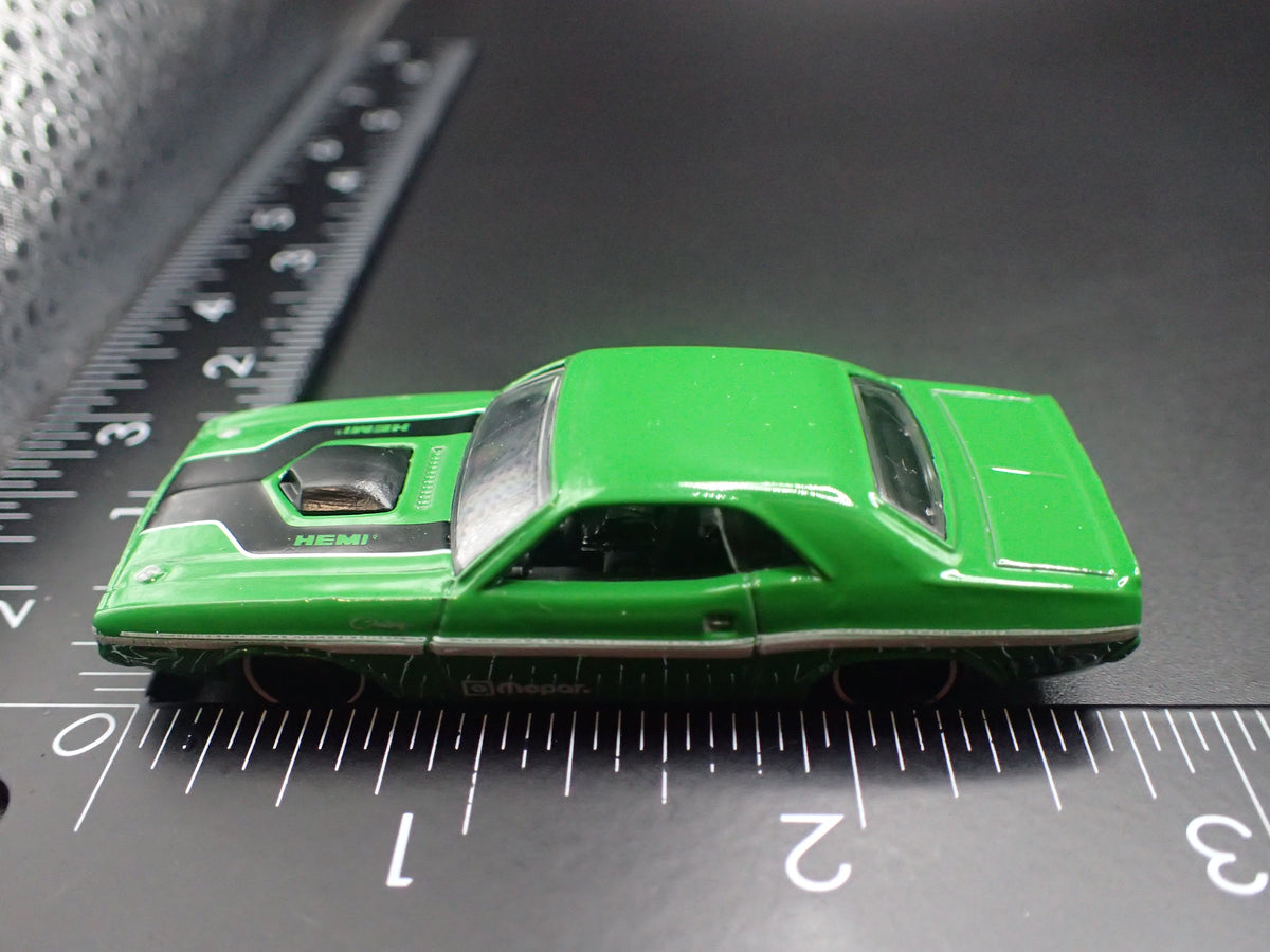 1970 70 DODGE CHALLENGER HEMI GREEN 1:64 SCALE COLLECTIBLE DIECAST MODEL CAR