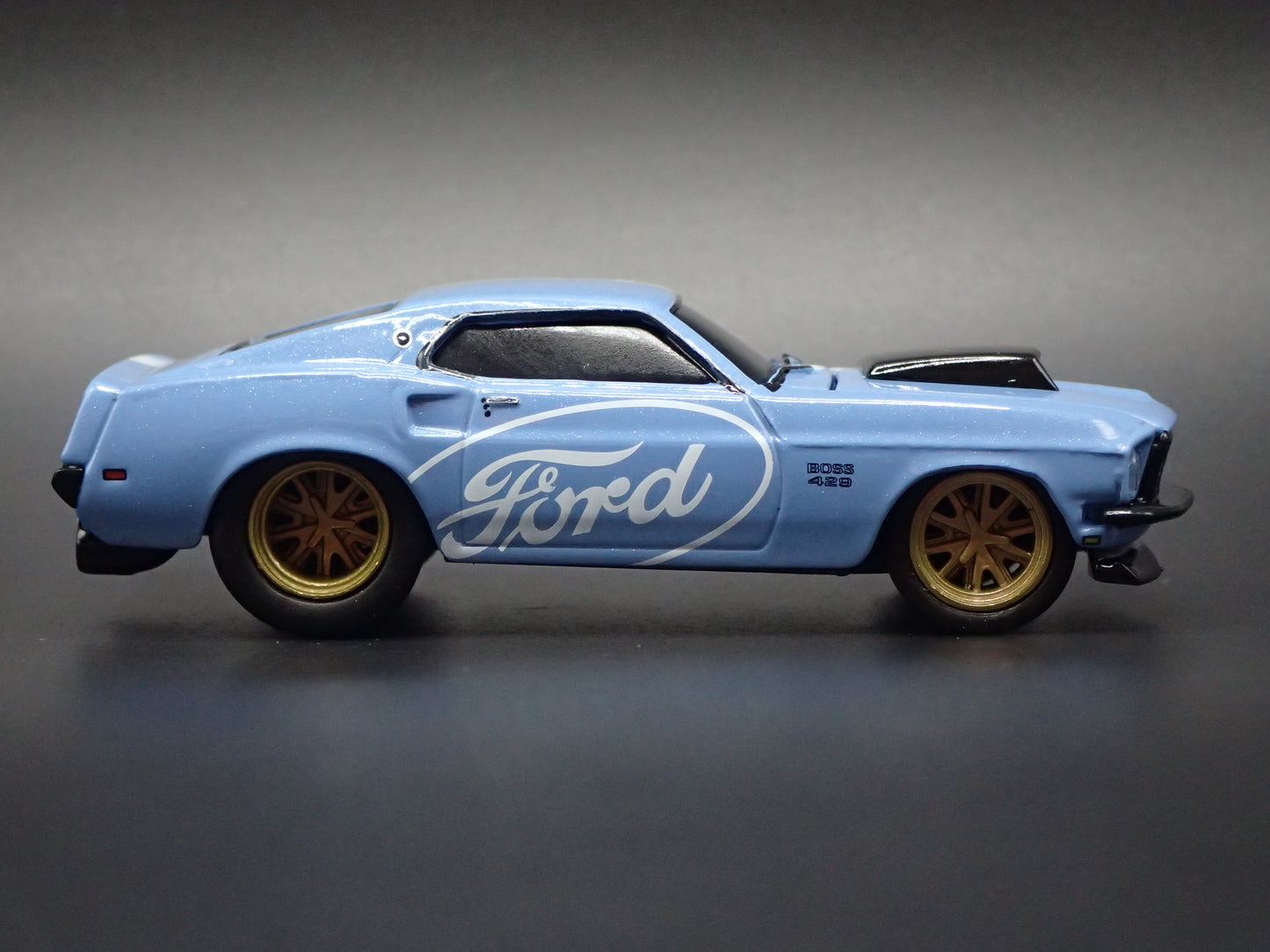 1969 69 FORD MUSTANG BOSS 429 FASTBACK BLUE 1/64 SCALE DIORAMA DIECAST MODEL CAR
