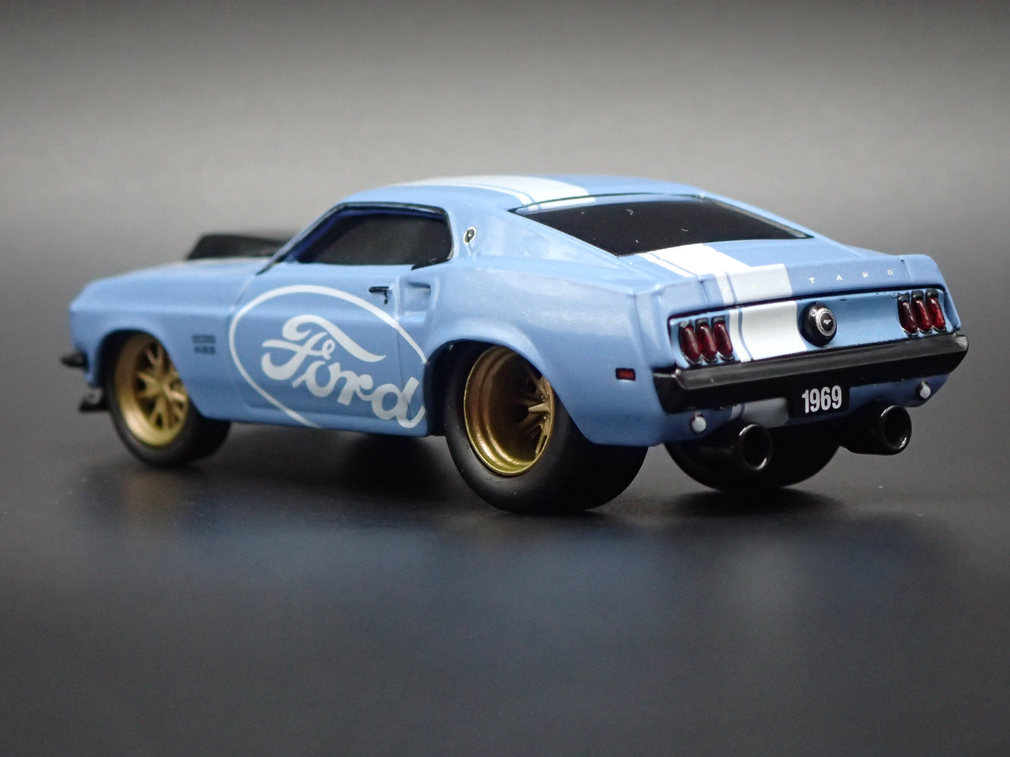 1969 69 FORD MUSTANG BOSS 429 FASTBACK BLUE 1/64 SCALE DIORAMA DIECAST MODEL CAR