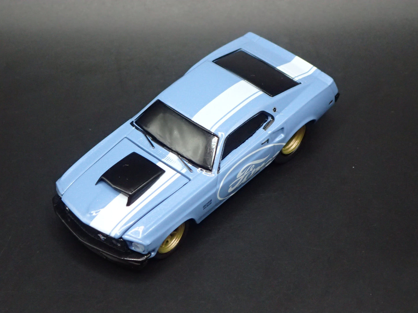 1969 69 FORD MUSTANG BOSS 429 FASTBACK BLUE 1/64 SCALE DIORAMA DIECAST MODEL CAR