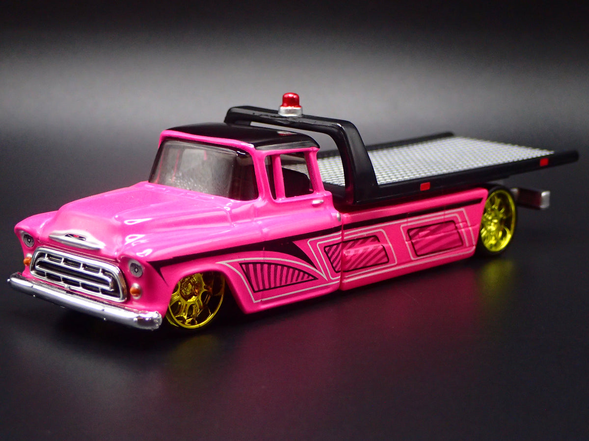 1957 CHEVY CHEVROLET FLATBED RAMP TRUCK TOW TRUCK 1:64 SCALE DIECAST MODEL CAR