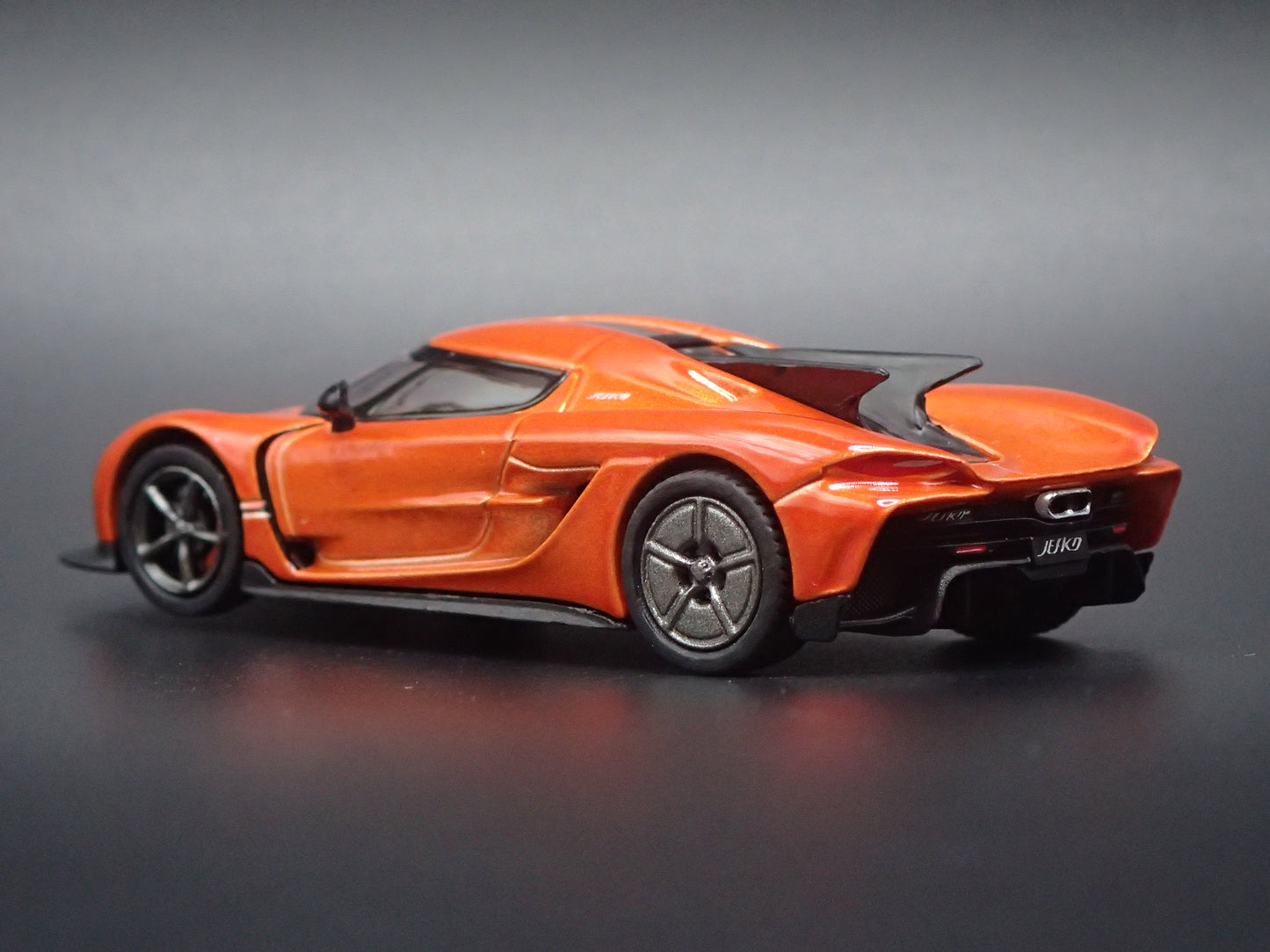 2021-2025 KOENIGSEGG JESKO ABSOLUT SUPER CAR 1:64 SCALE DIORAMA DIECAST MODEL CAR