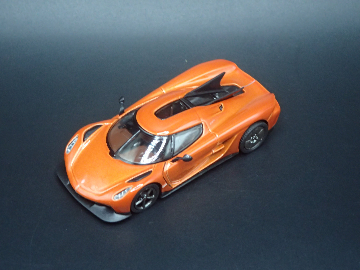 2021-2025 KOENIGSEGG JESKO ABSOLUT SUPER CAR 1:64 SCALE DIORAMA DIECAST MODEL CAR