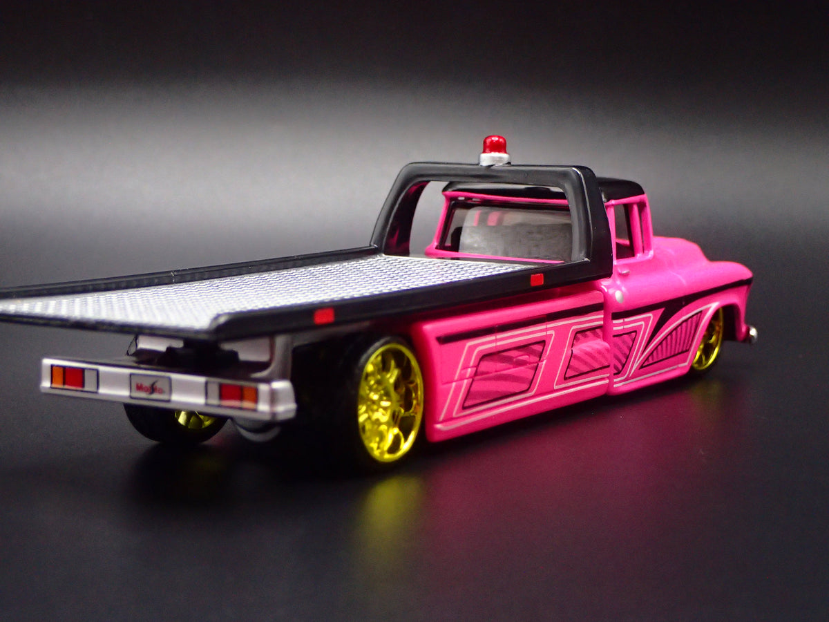 1957 CHEVY CHEVROLET FLATBED RAMP TRUCK TOW TRUCK 1:64 SCALE DIECAST MODEL CAR