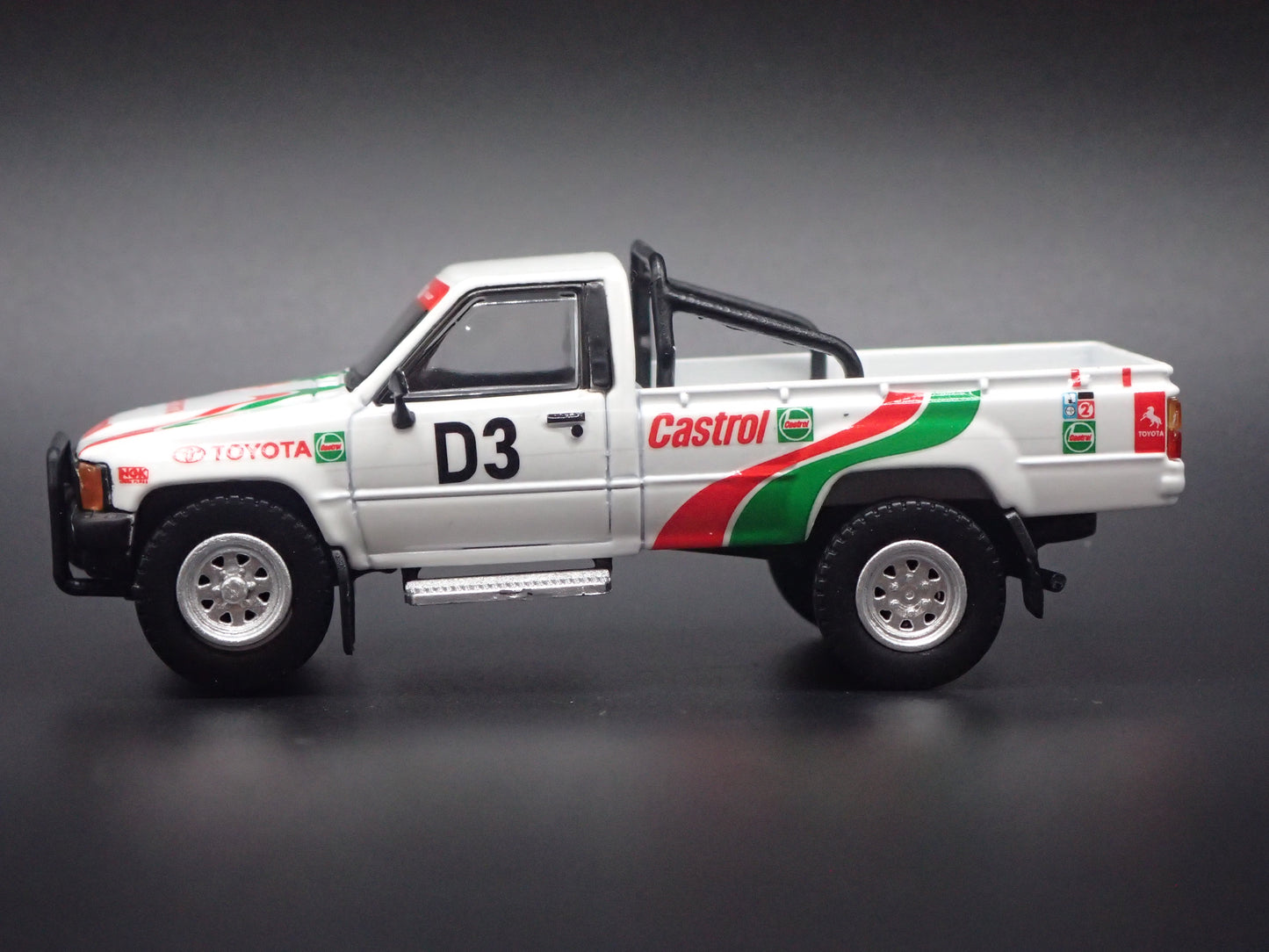 1984-1988 TOYOTA HILUX PICKUP TRUCK N60 N70 SERIES 1/64 SCALE DIECAST MODEL CAR