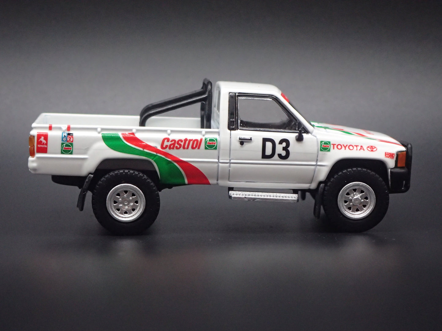 1984-1988 TOYOTA HILUX PICKUP TRUCK N60 N70 SERIES 1/64 SCALE DIECAST MODEL CAR