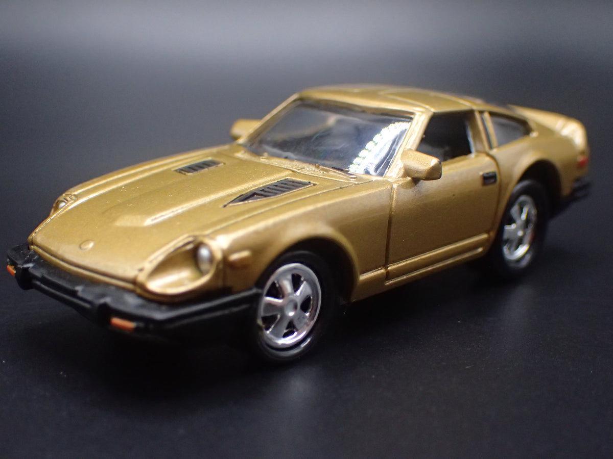 1981 81 DATSUN 280ZX TURBO GOLD 1:64 SCALE COLLECTIBLE DIORAMA DIECAST MODEL CAR