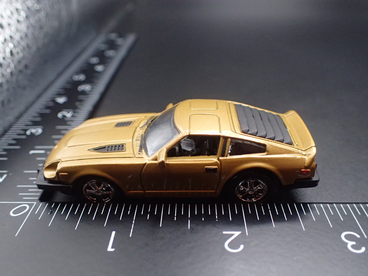 1981 81 DATSUN 280ZX TURBO GOLD 1:64 SCALE COLLECTIBLE DIORAMA DIECAST MODEL CAR