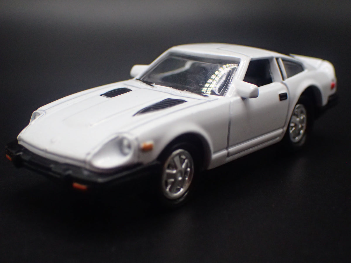 1981 81 DATSUN 280ZX TURBO WHITE 1:64 SCALE COLLECTIBLE DIORAMA DIECAST MODEL CAR